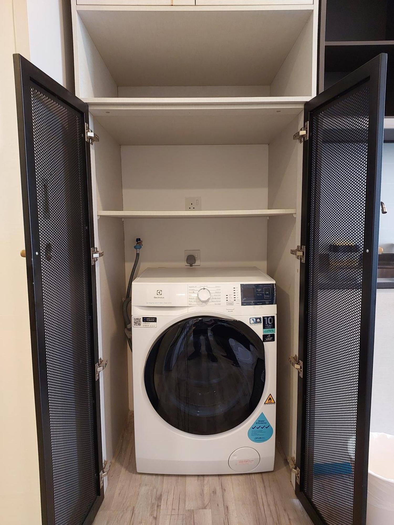 Millerz Square By Mykey Apartment กัวลาลัมเปอร์ ภายนอก รูปภาพ A washing machine in a laundry room