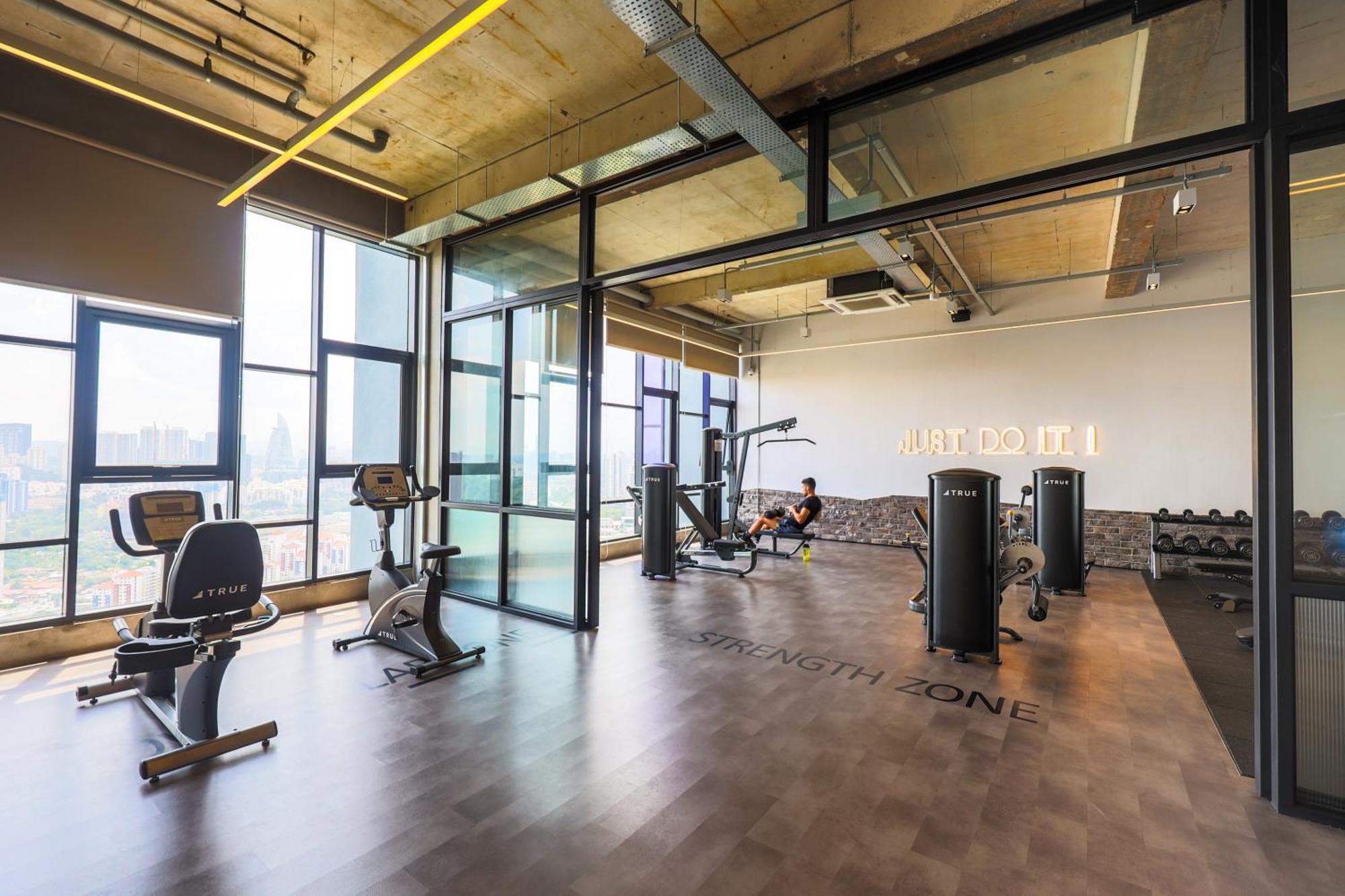 Millerz Square By Mykey Apartment กัวลาลัมเปอร์ ภายนอก รูปภาพ The gym at the 100th floor