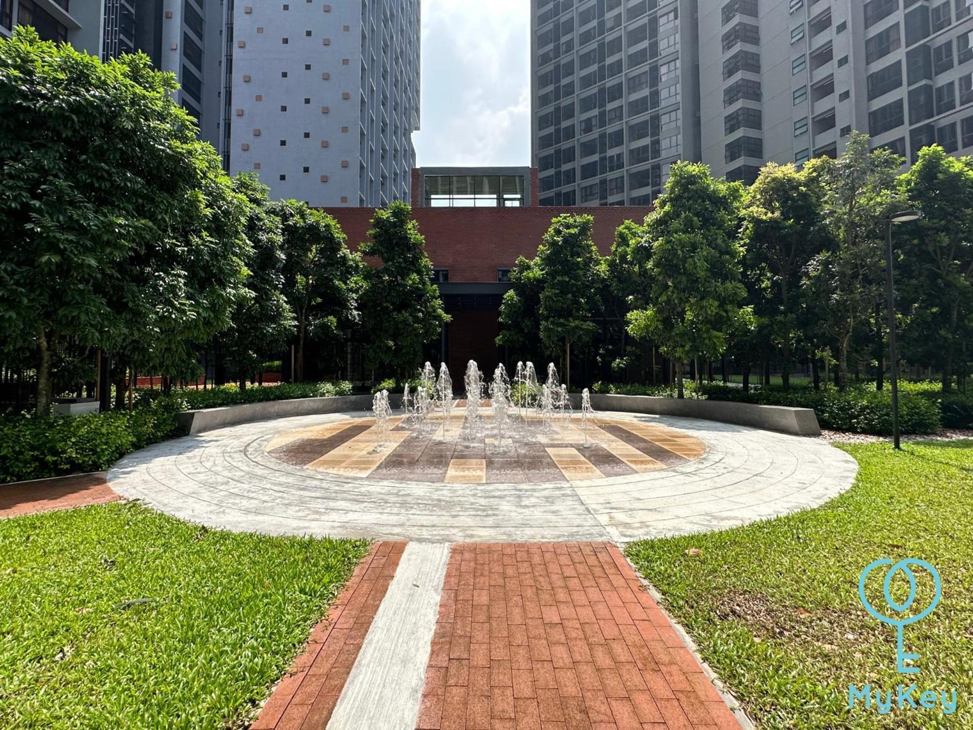 Millerz Square By Mykey Apartment กัวลาลัมเปอร์ ภายนอก รูปภาพ Fountain at the entrance of the station
